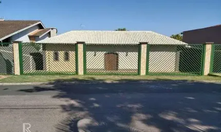 Atibaia - Casa de alto padrão com 4 dormitórios sendo 2 suítes, piscina, area gourmet  e 10 vagas a venda
