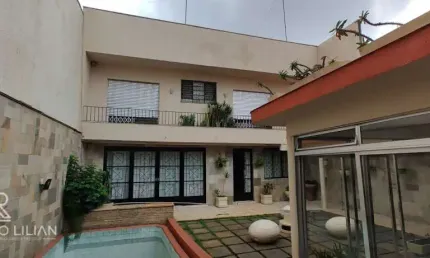 Sobrado de Alto Padrão em localização super privilegiada ao Lado da Praça da Independência