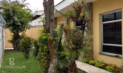 'Espetacular Casa Térrea na Vila Rosália, Guarulhos: Um Oásis Junto ao Lago dos Patos!'