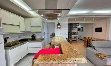 Cobertura Triplex de Luxo na Ponta da Praia, Santos: Viva o Sonho à Beira-Mar!