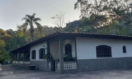 Chácara com 7.000m² de terreno e 404m² de area construida na cidade de Arujá - A VENDA!!!