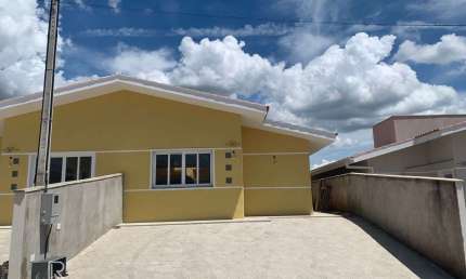 Casa terrea em condominio com 3 dorms e duas vagas na cidade de Bom Jesus dos Perdões