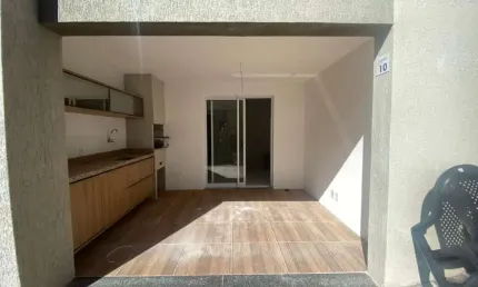 Casa em condomínio à venda em Imbassai, Mata de São João-BA: 2 quartos, 2 suítes, 1 sala, 3 banheiros, 2 vagas, 65m².