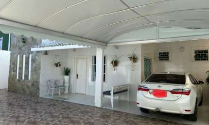 Imperdível oportunidade de casa à venda em Salvador-BA, no bairro Piatã, com 5 quartos, 4 suítes e 230m² de área.