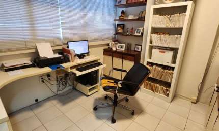 Sala Comercial à Venda em Ondina, Salvador-BA: 96m², 1 sala, 2 banheiros, 2 vagas de garagem.