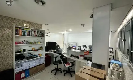 Oportunidade única: Sala comercial à venda no Comércio, Salvador-BA, 180m², moderna e versátil!