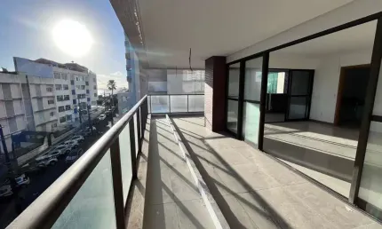 Apartamento com 4 quartos e 4 suítes na Barra, Salvador-BA: 194m², 2 salas, 6 banheiros e 3 vagas de garagem.
