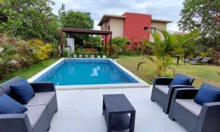 Casa de luxo em condomínio na Costa do Sauípe: 5 quartos, 5 suítes, 2 salas, 7 banheiros, 6 vagas e 260m² de área.