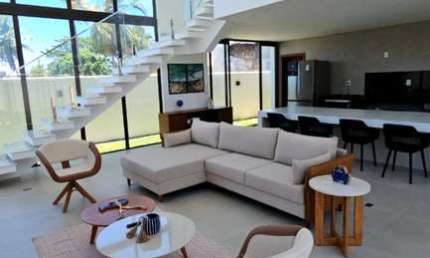 Casa de Luxo em Condomínio à Venda em Guarajuba, Camaçari-BA: 8 Quartos, 7 Suítes, 3 Salas e 320,97 m² de Área!