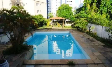 Imóvel de Luxo à Venda em Salvador-BA: Casa no Caminho das Árvores com 7 Quartos e 520m² de Área