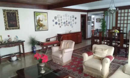 Apartamento à venda na Graça, Salvador-BA: 4 quartos, 1 suíte, 2 salas, 4 banheiros, 1 vaga de garagem, 200m² de área.