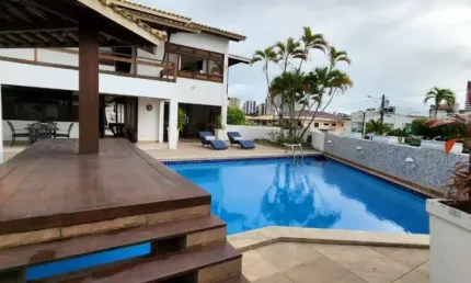 Casa de Luxo à Venda em Condomínio Exclusivo no Itaigara: 5 Quartos, 5 Suítes, 3 Salas, 4 Banheiros, 6 Vagas, 687m² de Área!