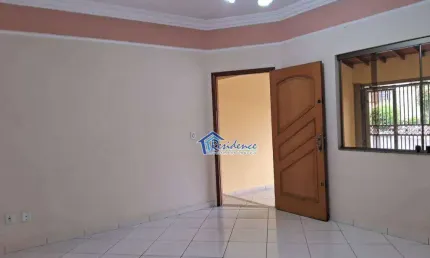Casa bairrro tranquilo, próximo ao Parque das Frutas