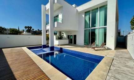 Sobrado com 3 dormitórios para alugar, 362 m² por R$ 16.718,90/mês - Jardim Vila Paradiso - Indaiat