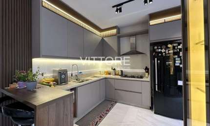 Sobrado triplex 180m² - 04 dormitórios - Uberaba - Curtíba