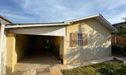 Casa Individual no Terreno em Rua Calçada Prox Praia Tapera