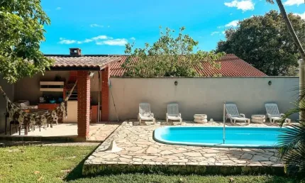 Casa c 4 quartos em amplo yerreno de 488 mt próxima a Praia