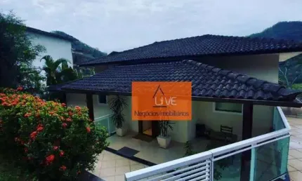 Casa com 4 dormitórios à venda, 280 m² por R$ 990.000,00 - Itaipu - Niterói/RJ