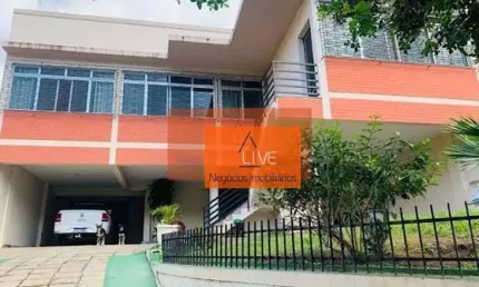 LIVE VENDE: Excelente Casa com 5 quartos, piscina, área gourmet, 350 m² de área construída por R$ 1.400.000 - Fátima - Niterói/RJ
