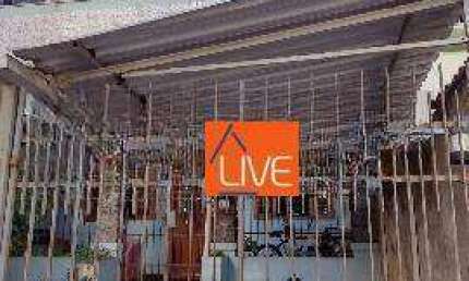 Live vende casa duplex, excelente localização, 2 vagas 5 quartos 1 suíte.