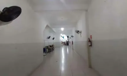 Vende-se galpão no bairro estuário com área total de 436m²