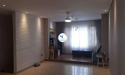 Vende-se casa triplex com piscina no bairro do Marapé!