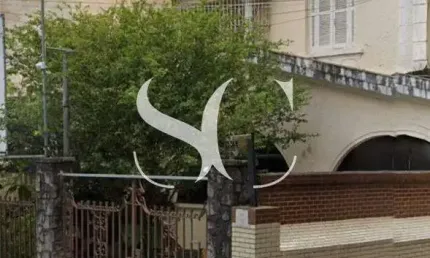Casa Sobrado com 4 dormitórios no Boqueirão em Santos