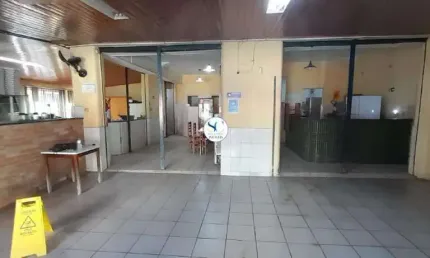 Vende-se imóvel comercial no bairro da Ponta da Praia em Santos!