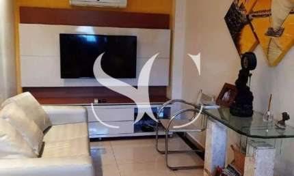 Vende-se sobrado 3 dormitórios no bairro do Macuco em Santos