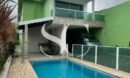 VENDE-SE SOBRADO 3 SUÍTES NO BAIRRO JARDIM VOTURUÁ EM SÃO VICENTE