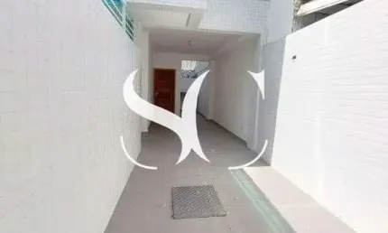 Vende-se casa de 03 dormitórios no bairro do Campo Grande em Santos - Sobreposta Duplex