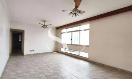 Vende-se apartamento de 03 dormitórios no bairro de Gonzaga em Santos.