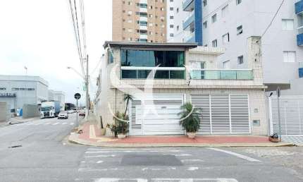 Vende-se sobrado com 2 Suítes no bairro de Guilhermina na Cidade da Praia Grande