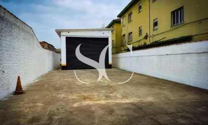 Aluga-se galpão todo pavimentado no Macuco em Santos