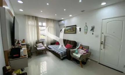 Vende-se apartamento de 02 dormitórios no bairro de Aparecida em Santos