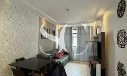 Vende-se apartamento de 02 dormitórios no bairro de Embaré em Santos.