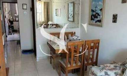 Vende-se casa duplex com 112 m² em Village no bairro de Macuco em Santos