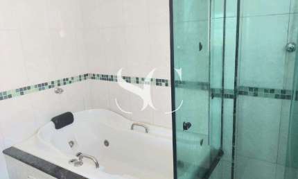 Aluga-se amplo apartamento de 03 dormitórios sendo 01 suíte no bairro de Aparecida em Santos