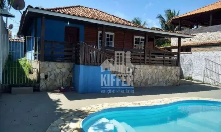 Casa linear com piscina, vista mar e 500m² de terreno – 1 quadra da praia – itaipuaçu