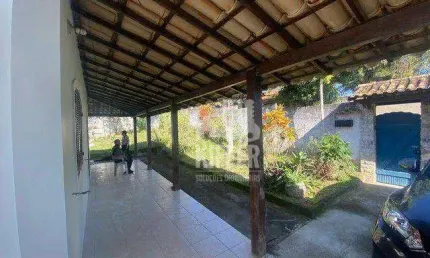 Casa duplex com 4 quartos e terreno de 1.600m² em Inoã – pronta para morar
