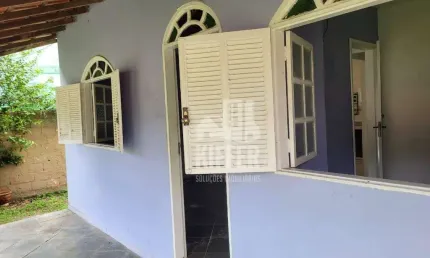 Casa com terreno de 480m² no barroco – 2 quartos, varandão e garagem para até 5 carros