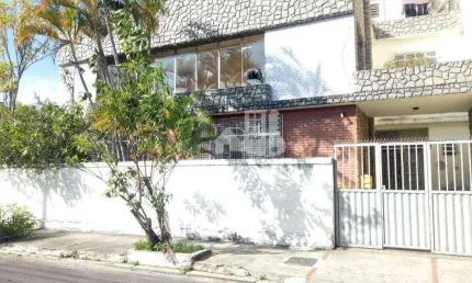 Casa com 5 dormitórios à venda, 240 m² por R$ 765.000,00 - Centro - Niterói/RJ
