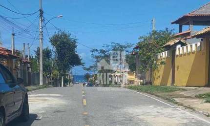 Casa venda R$420 mil, a 300m da Praia de Ponta Negra  2 Quartos (1 Suíte)  Terreno de 240m²  Maricá RJ
