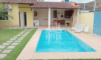 Casa com 3 dormitórios à venda, 120 m² por R$ 700.001,00 - Centro - Maricá/RJ