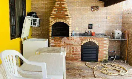 Casa com 2 quartos, piscina e churrasqueira – Porteira fechada em Itaipuaçu