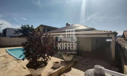 Casa com 2 quartos à venda, 360 m² por R$ 800.000 - Cordeirinho - Maricá/RJ