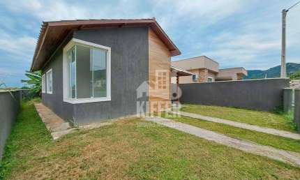 Casa com 2 dormitórios à venda, 67 m² por R$ 390.000,01 - Pindobas - Maricá/RJ