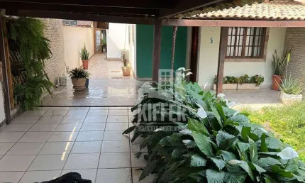 Casa Linear com 3 Quartos e Área Gourmet na Praia de Itaipuaçu – Terreno Amplo, 2 Vagas – R$ 495.000,00