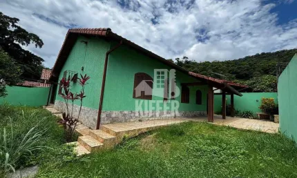 Casa com 3 Quartos (1 Suíte), Varanda e Garagem para 5 Carros – Excelente Localização