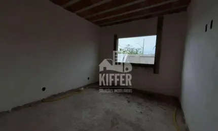 Casa 2 Quartos com Suíte, Fino Acabamento, Perto da Praia